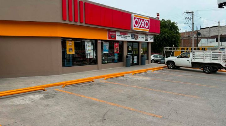 Tardan 4 meses en reconstruir el Oxxo de Mariano Escobedo destruido por sicarios del Mencho