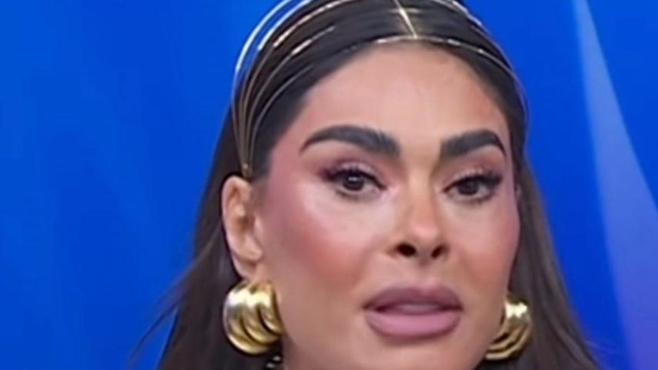 Que surgieron en torno a su rostro