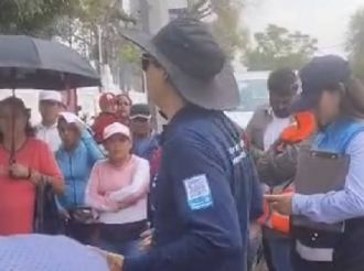 Habitantes de San Juan de Abajo se reúnen con Sapal para llevar el agua, aún hay inconformidad