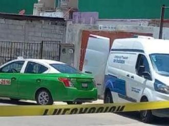 Murió al volante: hallan a taxista muerto dentro de su unidad en León