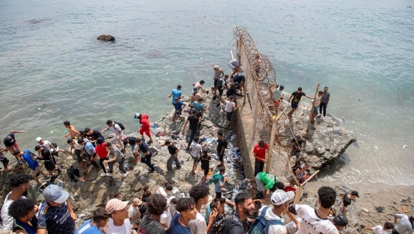 En redes sociales se generó la ola migratoria que acabó en drama en Ceuta