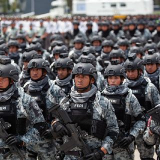 ¿Abrazos, no balazos? Disparan AMLO y Sheinbaum compra de armas y municiones