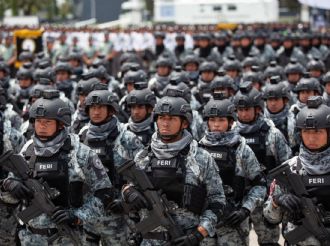 ¿Abrazos, no balazos? Disparan AMLO y Sheinbaum compra de armas y municiones