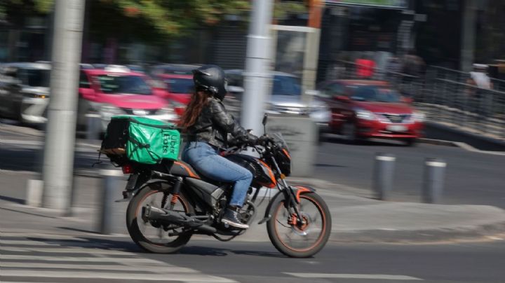 De plataformas digitales y de seres invisibles